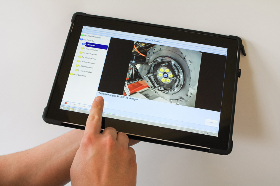 CSP macht die Werkerführung IPM PG mobil (Bildquelle: CSP GmbH& Co. KG) CSP macht die Werkerführung IPM PG mobil (Bildquelle: CSP GmbH& Co. KG)