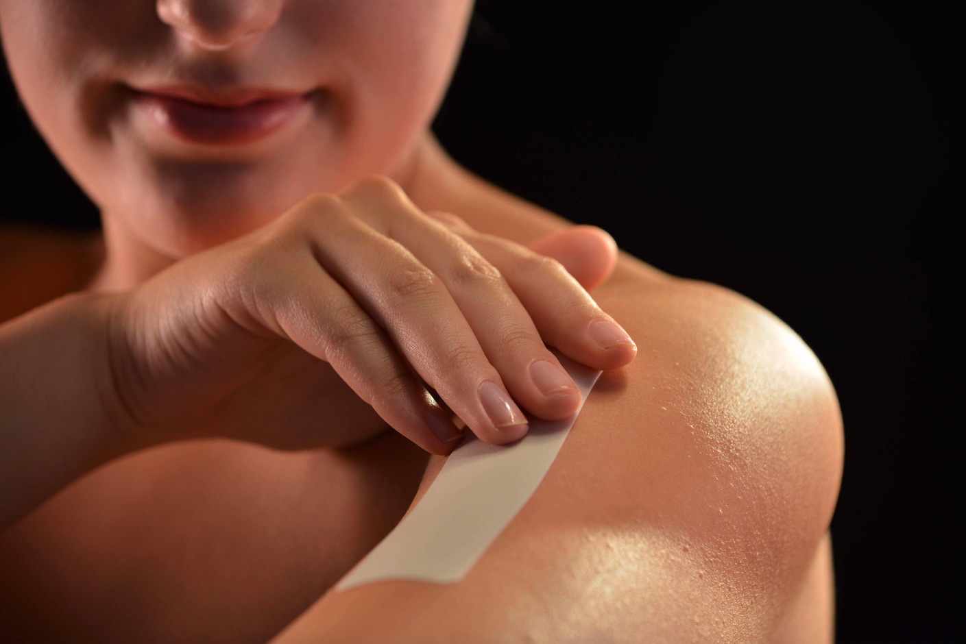 Das Contractubex®Intensivpatch wirktüber Nacht. (Bildquelle: Merz Pharmaceuticals) Das Contractubex®Intensivpatch wirktüber Nacht. (Bildquelle: Merz Pharmaceuticals)