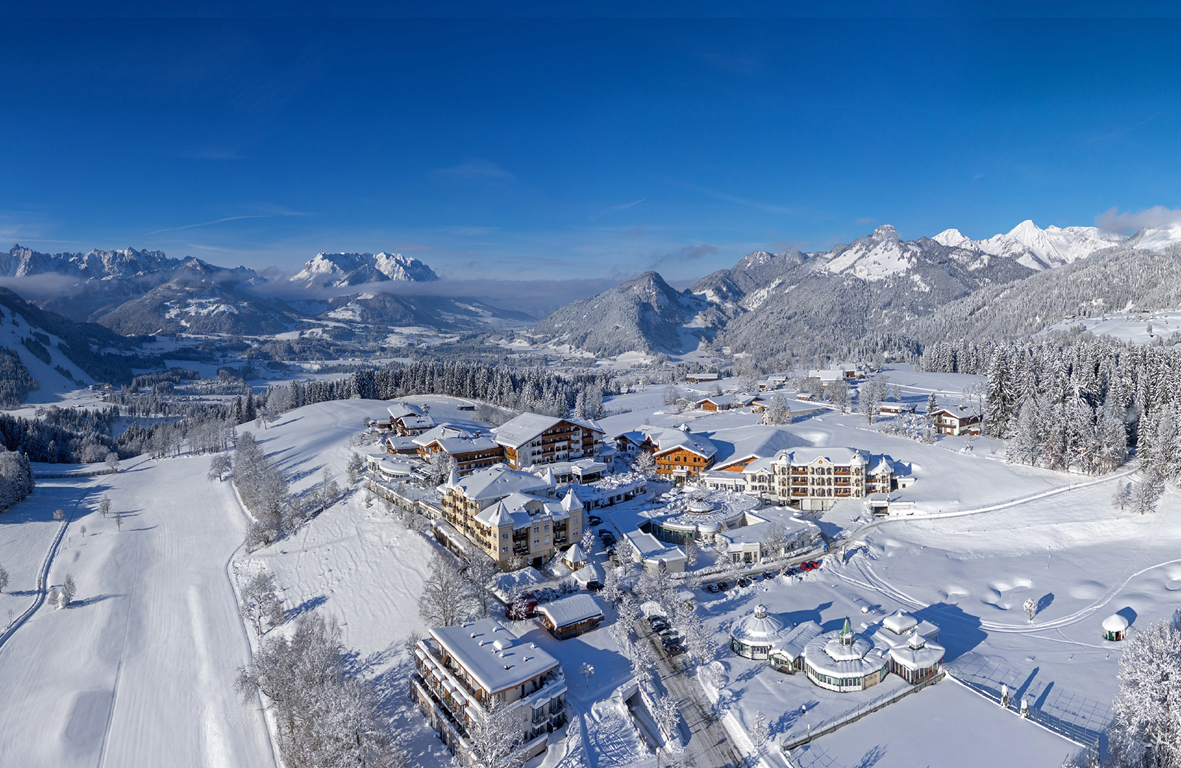 Hotel Peternhof inmitten der Winterwelt des Kaiserwinkls in Tirol, © Hotel Peternhof