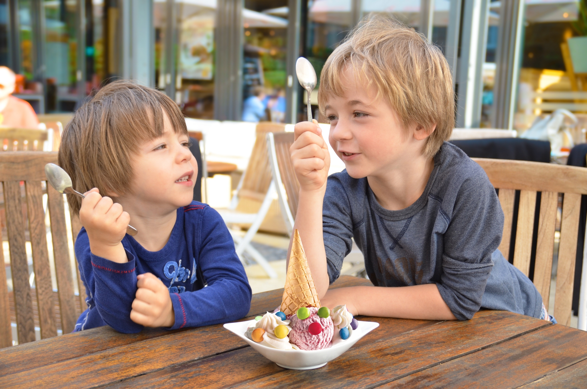 ALEX hat ein großes Herz für Kinder