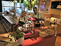 „RELAX – Food, Drinks & You“ im Mercure Hotel Mannheim am Rathaus. (Foto: Zeki Akser)