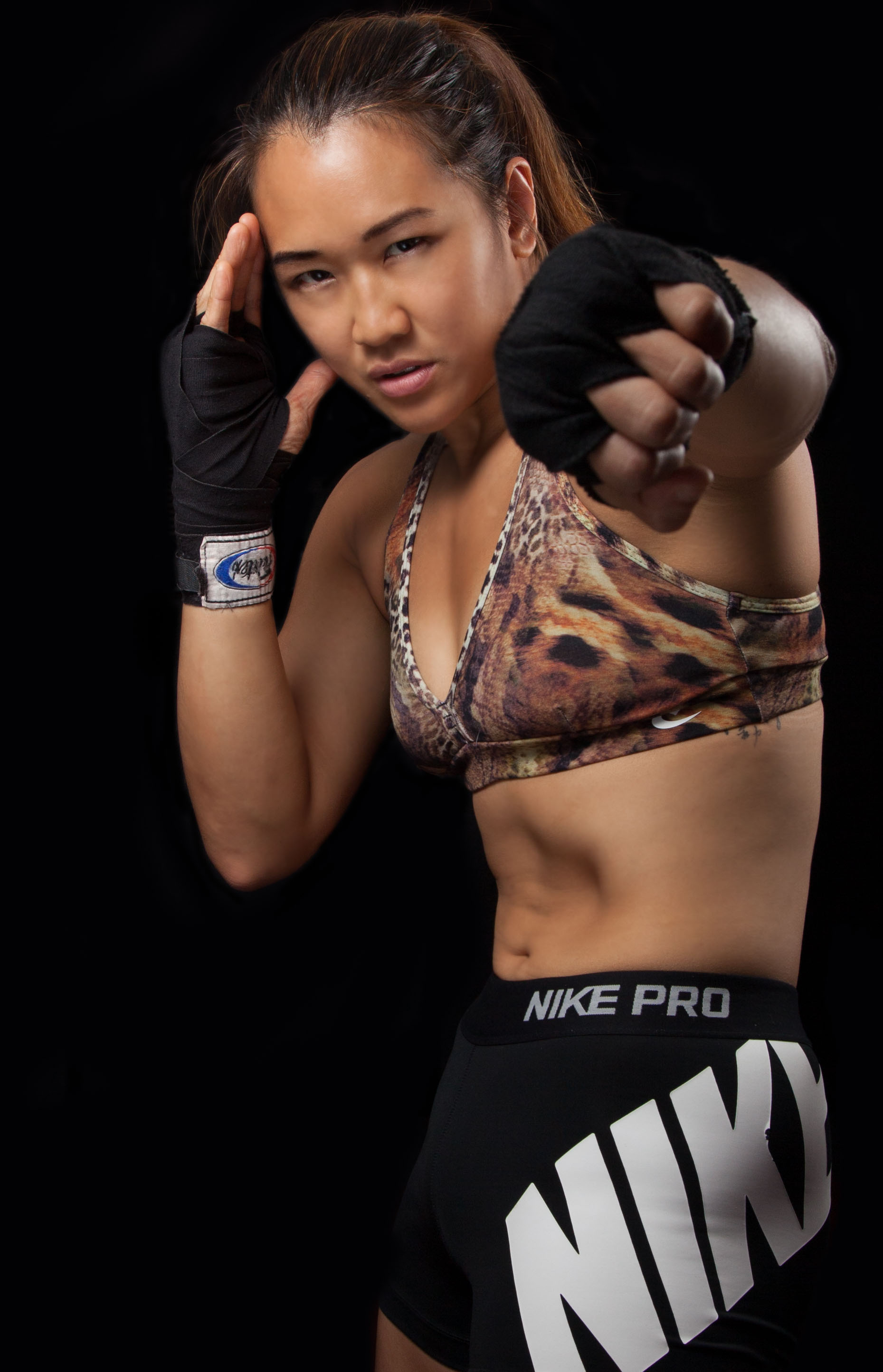 Hongkongs ersten Mixed Martial Arts-Kurs für Frauen bietet Hongkongs ersten Mixed Martial Arts-Kurs für Frauen bietet
