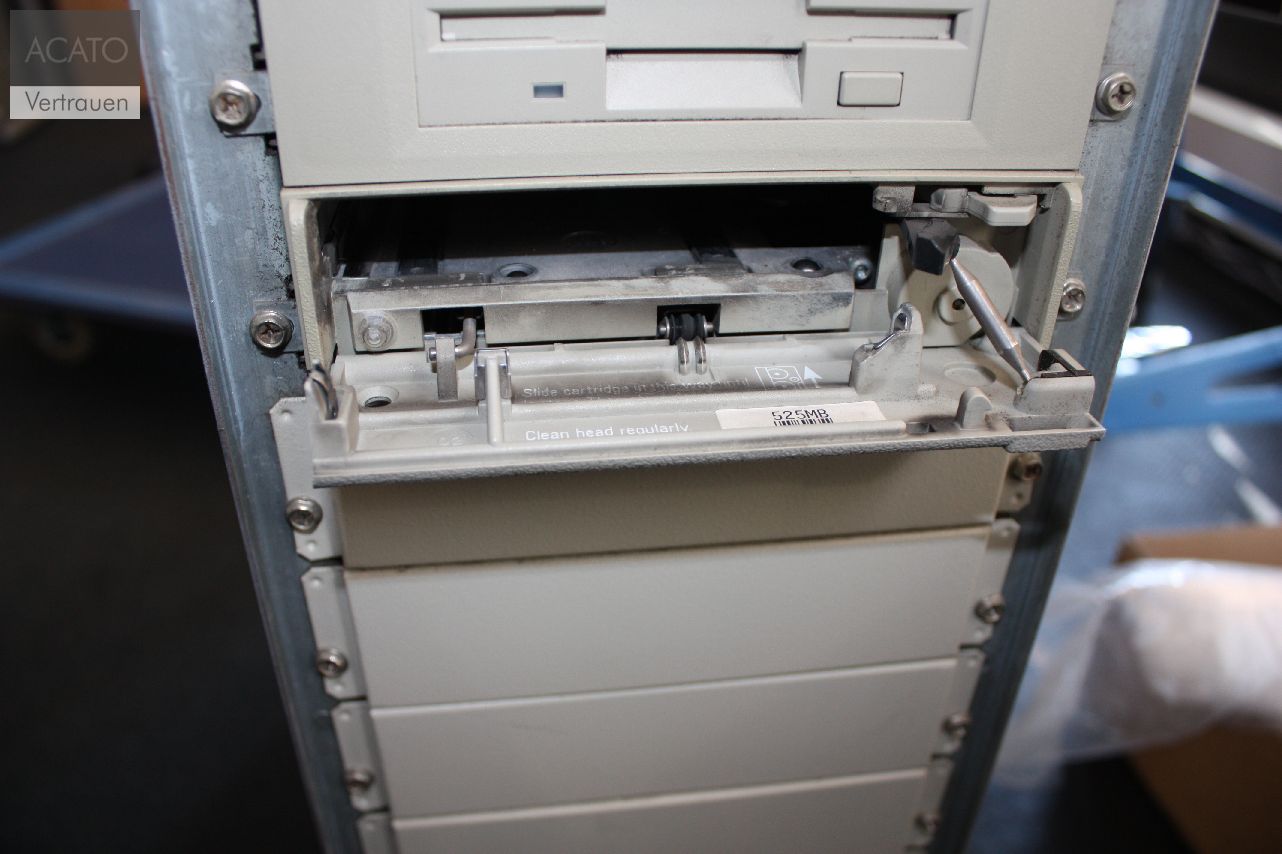 Server Datenrettung mit Festplatten im Raid Server Datenrettung mit Festplatten im Raid