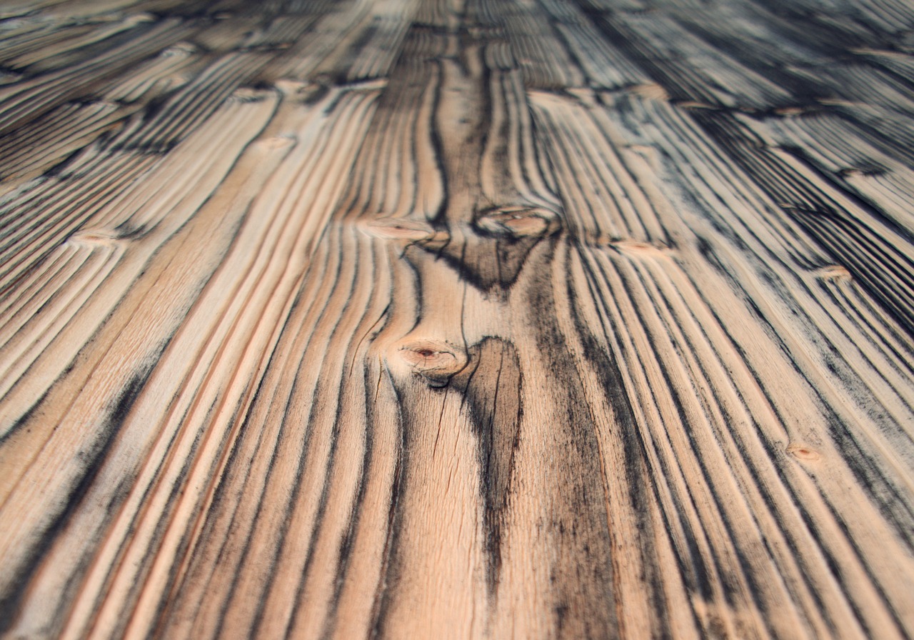Holzböden pflegen und reparieren (Bildquelle: Creative Commons CC0)
