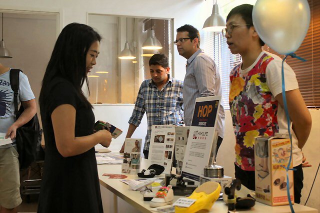 Das Unternehmen Retro Creative bot 20 Start-ups auf der HKTDC InnoDesignTech Expo eine Plattform. Fo Das Unternehmen Retro Creative bot 20 Start-ups auf der HKTDC InnoDesignTech Expo eine Plattform. Fo