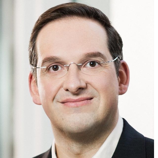 PR-Profi Joachim Schwichtenberg neu im Team der kreativen Strategieagentur DWFB PR-Profi Joachim Schwichtenberg neu im Team der kreativen Strategieagentur DWFB