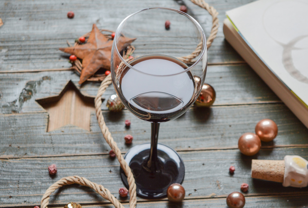 Genieße Wein - der Online Weinhandel (Bildquelle:©liravega-fotolia) Genieße Wein - der Online Weinhandel (Bildquelle:©liravega-fotolia)