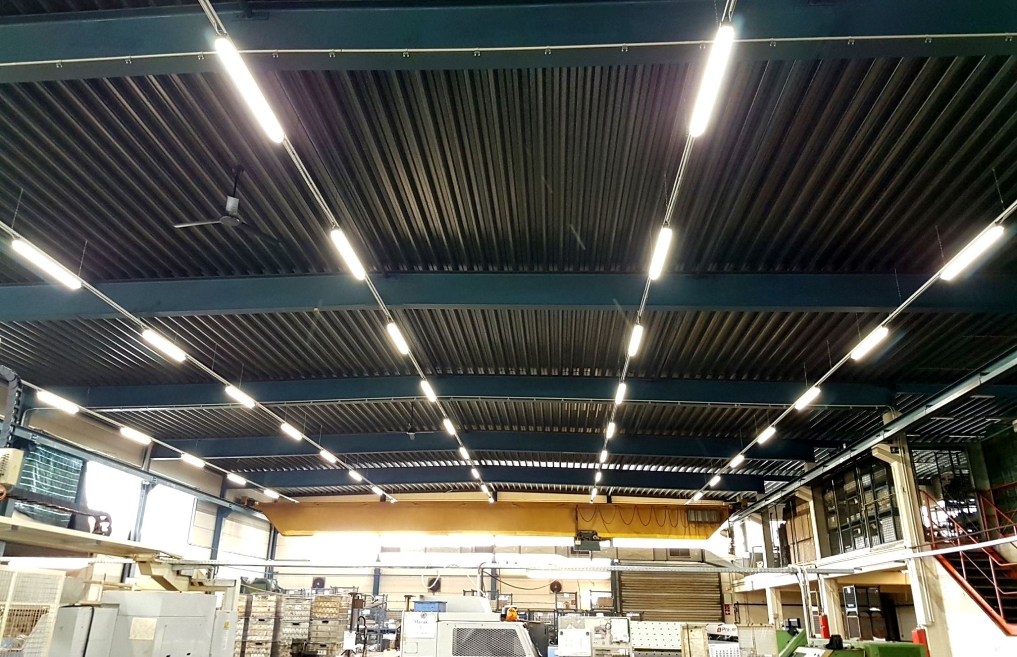 Fertigungshalle der Groschopp AG, umgerüstet mit Feuchtraumleuchten der Serie TGL von AS LED Lightin Fertigungshalle der Groschopp AG, umgerüstet mit Feuchtraumleuchten der Serie TGL von AS LED Lightin