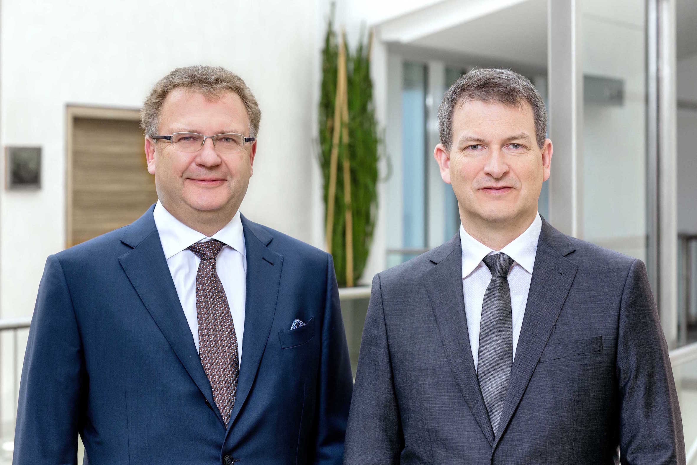 Ingenics CEO Prof. O. Herkommer (li.) und M.Rausch, Director Center of Competence IT und Prozesse (B Ingenics CEO Prof. O. Herkommer (li.) und M.Rausch, Director Center of Competence IT und Prozesse (B