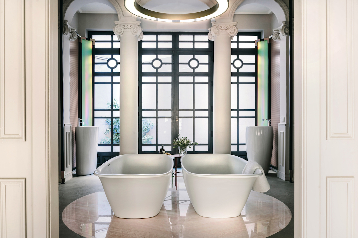 Blick in das neue eindrucksvoll gestaltete Foyer.