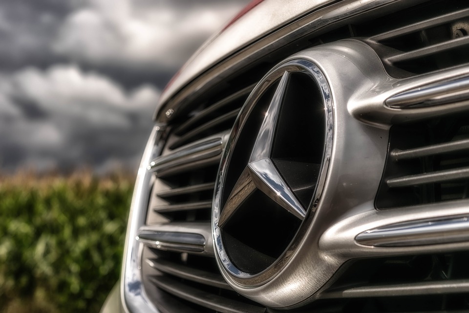 Mercedes ist eine besonders bekannte und erfolgreiche Marke (Bildquelle: Tama66) Mercedes ist eine besonders bekannte und erfolgreiche Marke (Bildquelle: Tama66)