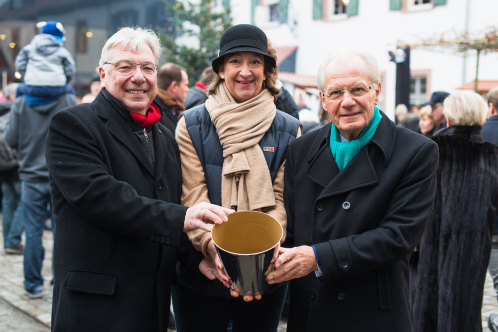 Bruno Seibert, Karina Ansos und Neu-Isenburgs Bürgermeister Herbert Hunkel (v.l.n.r.). (Bildquelle: 