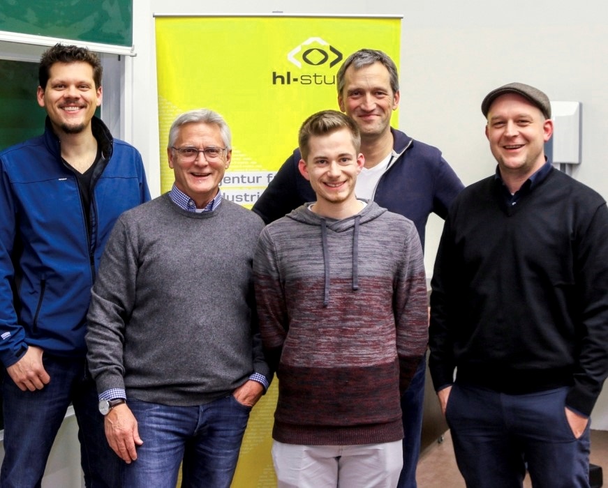 (Foto: hl-studios, Erlangen): Prof. Barta (2.v.r.) und hl-studios nach dem Vortrag