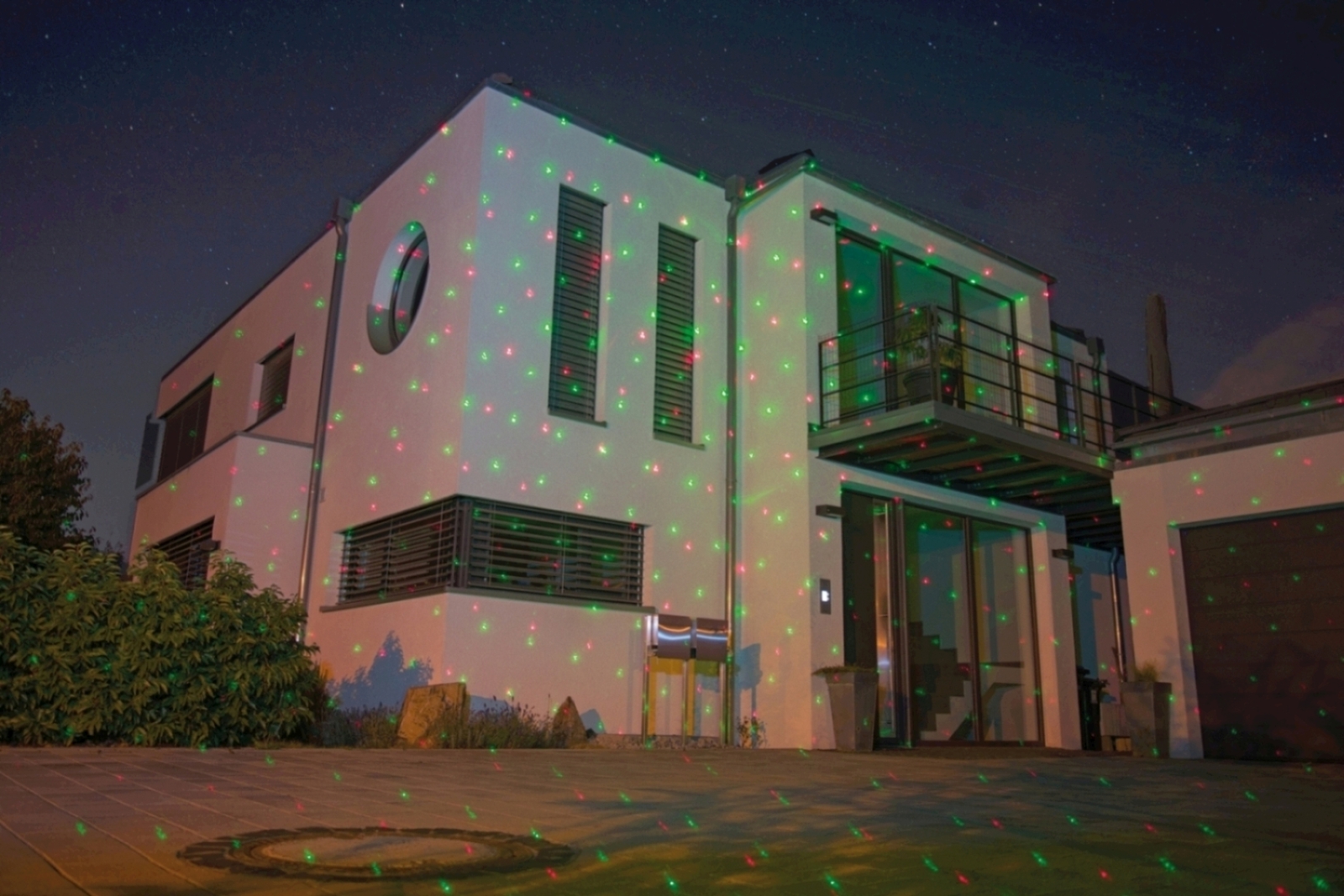 Lunartec Laser-Projektor, bewegter Sternen-Regen-Lichteffekt, rot& grün, IP44, www.pearl.de