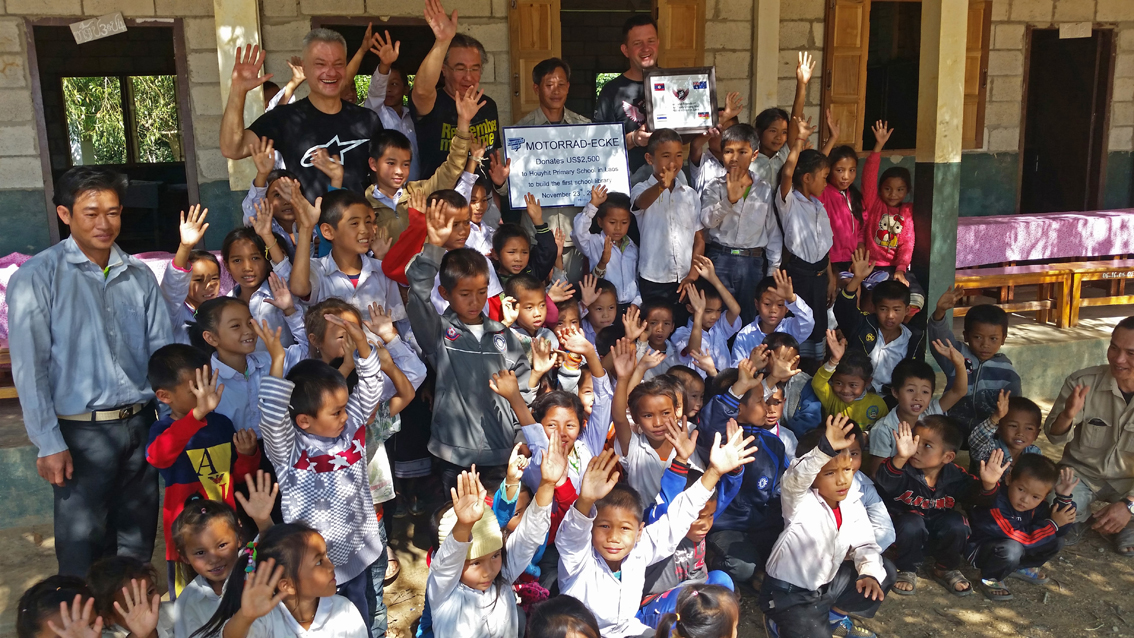 Spendenübergabe von 2500?für die Houyhit School in Laos
