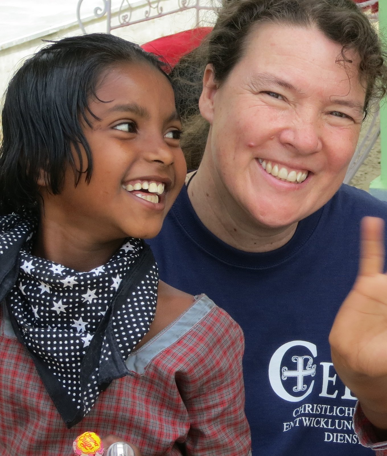 Dr. Susanne Pechel bei einem CED-Projekt in Piali, Kalkutta Dr. Susanne Pechel bei einem CED-Projekt in Piali, Kalkutta