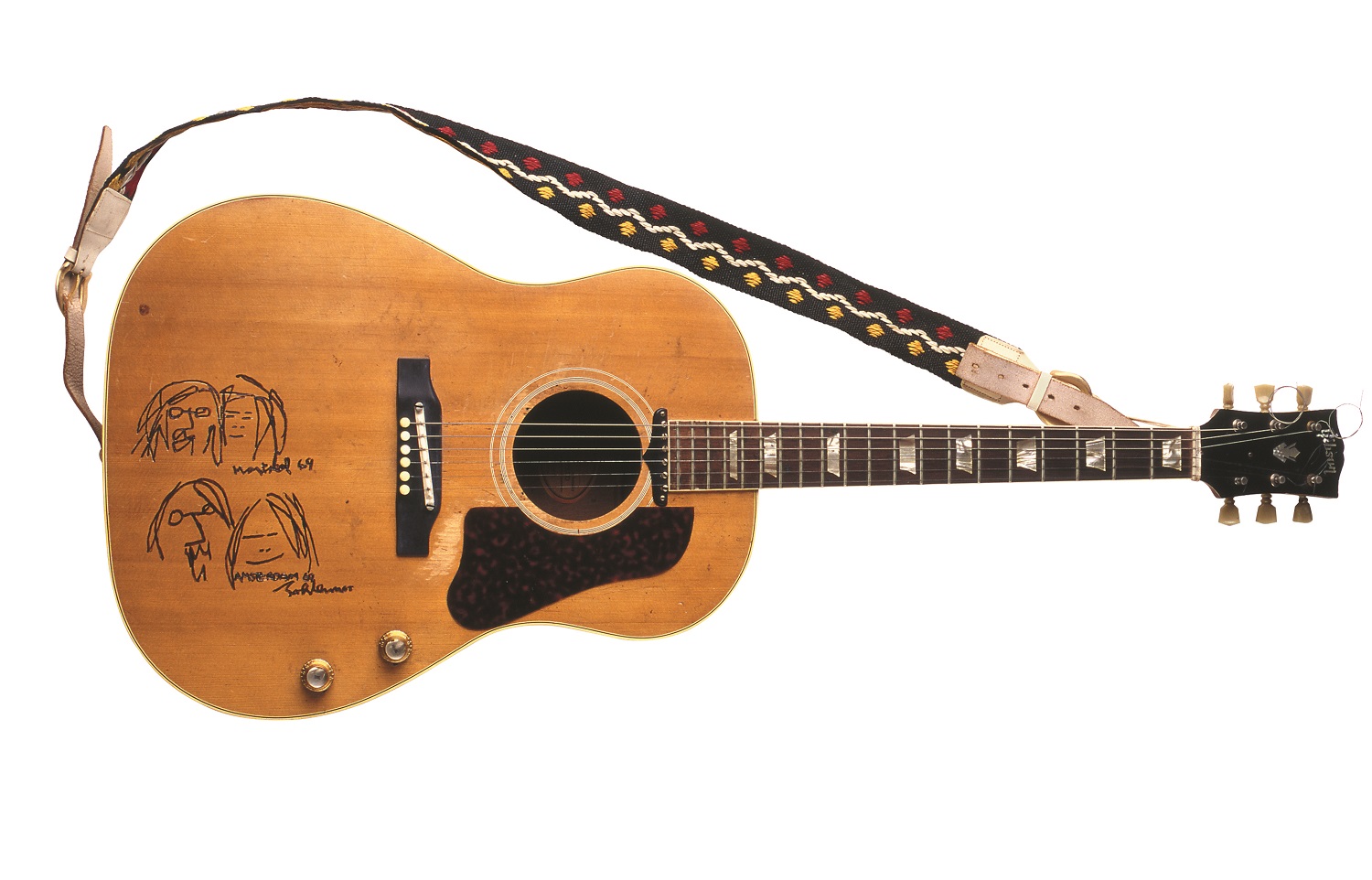 John Lennons Gitarre im Newseum von Washington, D.C. (Bildquelle: Newseum)