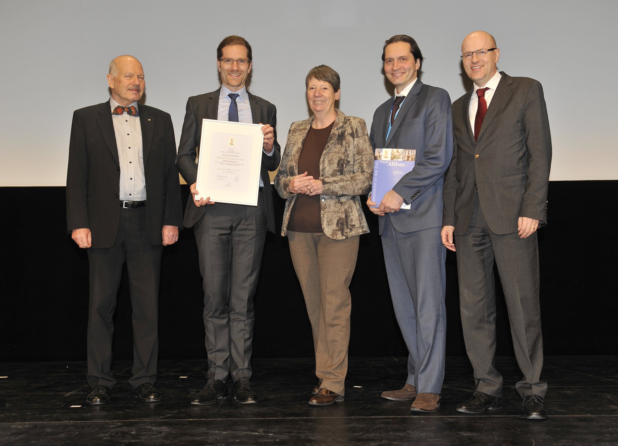 BAU 2017, MUC,Caparol Hanf-Fassadendämmsystem Sieger BAKA-InnovationsWettbewerbs des Bundesbauminist BAU 2017, MUC,Caparol Hanf-Fassadendämmsystem Sieger BAKA-InnovationsWettbewerbs des Bundesbauminist