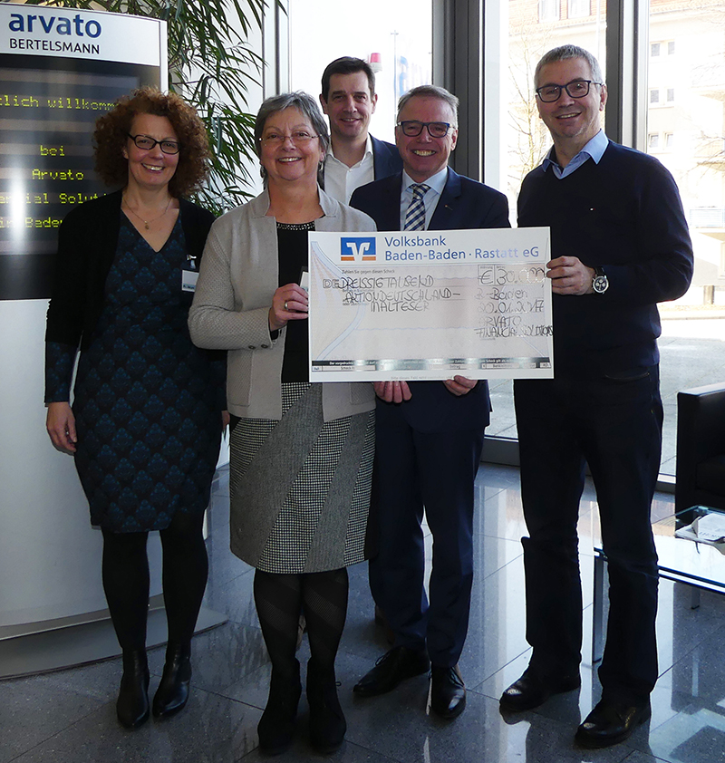 Arvato Financial Solutionsübergibt Spende an die Malteser Arvato Financial Solutionsübergibt Spende an die Malteser