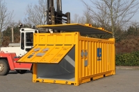 Be- und Entladung einfach gemacht: ELA Sondercontainer mit abnehmbarem Dach und Ausschüttöffnung.