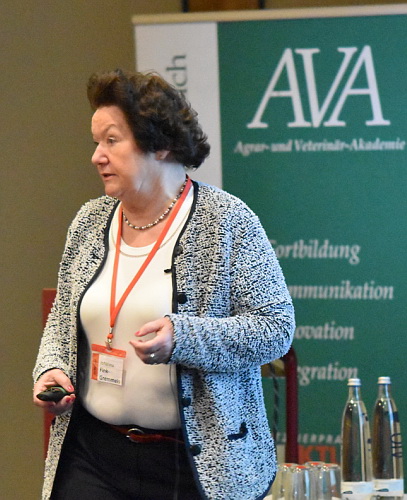 Frau Prof.Dr. Fink-Gremmels aus Utrecht ist international anerkannte Spezialistin auf diesem Gebiet Frau Prof.Dr. Fink-Gremmels aus Utrecht ist international anerkannte Spezialistin auf diesem Gebiet