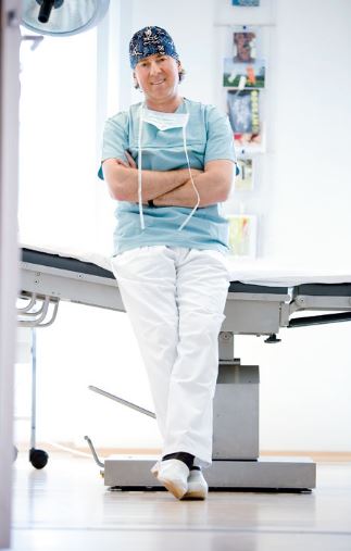 Salzburger Schönheitschirurg Dr. Josef Thurner Salzburger Schönheitschirurg Dr. Josef Thurner