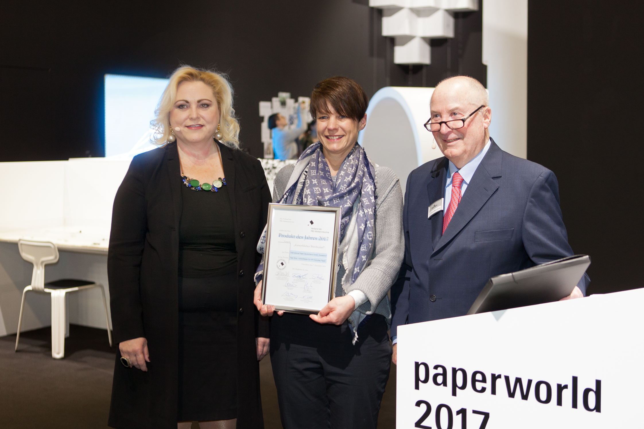v.l.n.r.: Christine Schmidhuber, Bundesverband Sekretariat und Büromanagement e.V., Bremen, Sabine H v.l.n.r.: Christine Schmidhuber, Bundesverband Sekretariat und Büromanagement e.V., Bremen, Sabine H