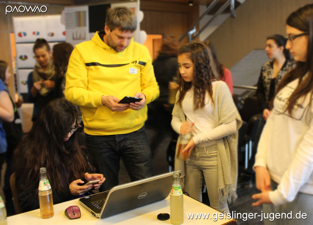 aktive Jugendliche mit dem paowao-Partizipationstool