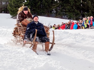 wild, rasant und definitv längst Kult?Pfrontener Schalenggen-Rennen (Bildquelle:©Pfronten Tourismus) wild, rasant und definitv längst Kult?Pfrontener Schalenggen-Rennen (Bildquelle:©Pfronten Tourismus)