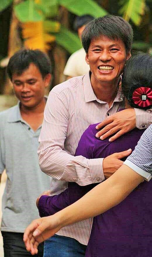 Nguyen Van Oai wurde nach Haftentlassung 2015 herzlich empfangen (Foto: FB Nguyen Van Oai) Nguyen Van Oai wurde nach Haftentlassung 2015 herzlich empfangen (Foto: FB Nguyen Van Oai)