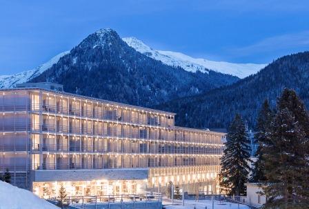 Außenansicht des AMERON Swiss Mountain Hotel Davos im Winter Außenansicht des AMERON Swiss Mountain Hotel Davos im Winter