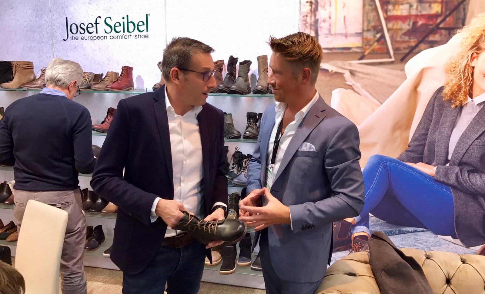 Kay Zimmer, Chef von schuhplus, im Gespräch mit Carl-August Seibel von Josef Seibel auf der GDS.