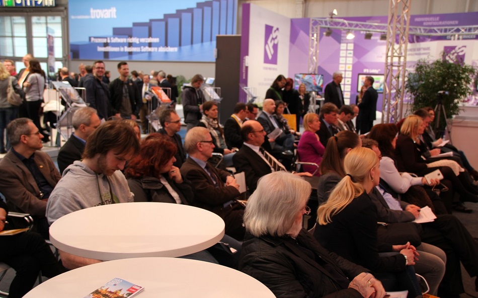 Gut besuchte Podiumsdiskussion von SCL auf der CeBIT2016 Gut besuchte Podiumsdiskussion von SCL auf der CeBIT2016