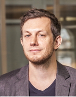 Mark Schlossarek, Leiter des Videoproduktions-Teams von movingimage (Bild: movingimage) Mark Schlossarek, Leiter des Videoproduktions-Teams von movingimage (Bild: movingimage)