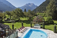 Garten mit Pool