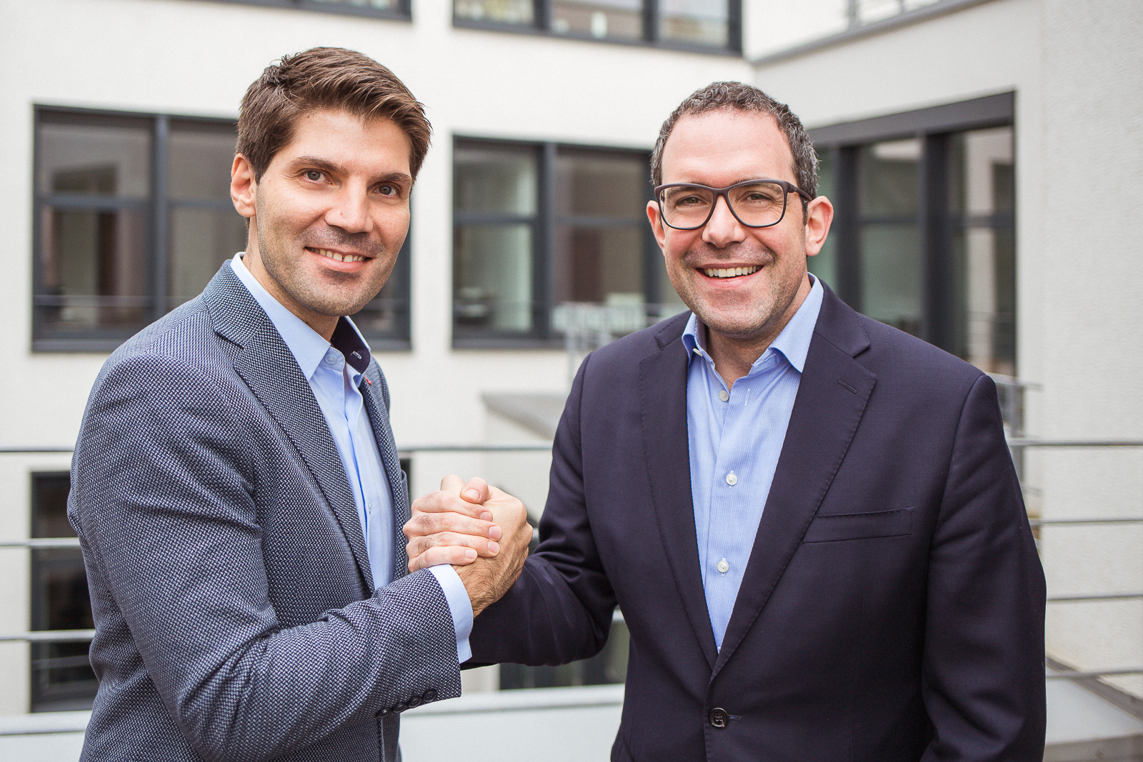 (v.l.n.r) Ekrem Namazci, Regional Managing Director, Datavard APJ, und Gregor Stöckler, CEO Datavard