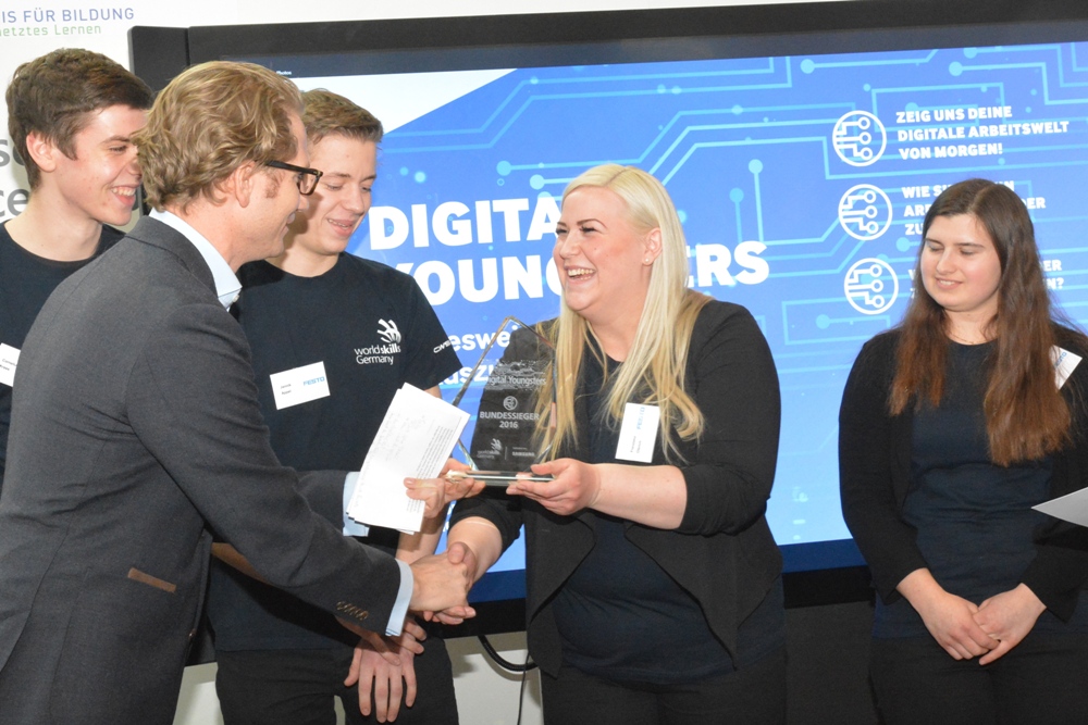 Gewannen den erstmals ausgetragenen Bundeswettbewerb"Digital Youngster": das Team der Fest Gewannen den erstmals ausgetragenen Bundeswettbewerb"Digital Youngster": das Team der Fest