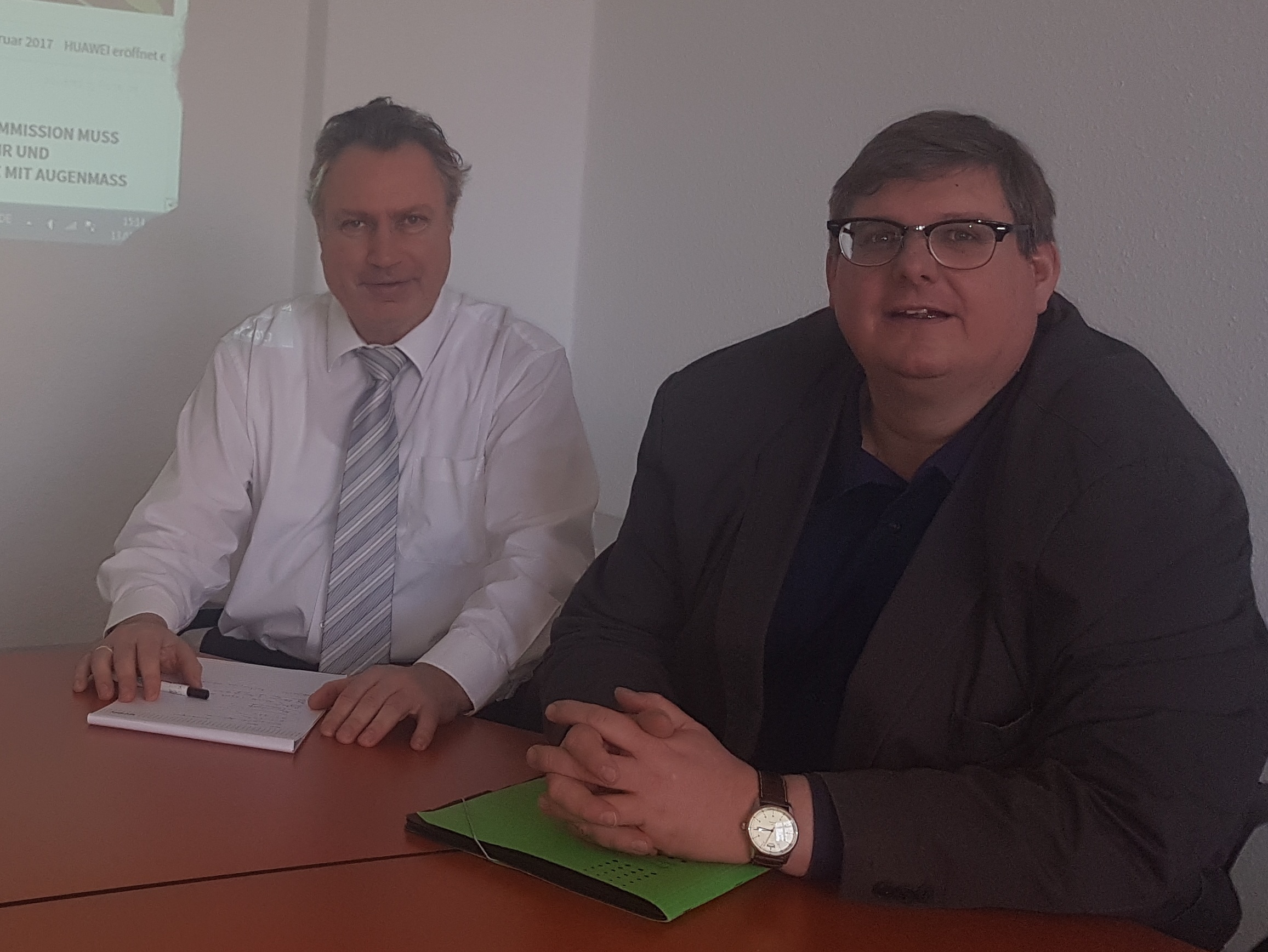 Foto: v.l.n.r.: Heinz Leymann (IfKom), Prof. Dr. Ralph Dreher (TVD) Foto: v.l.n.r.: Heinz Leymann (IfKom), Prof. Dr. Ralph Dreher (TVD)