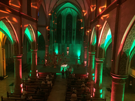 Illuminierte St. Laurentiuskirche in Senden (Foto: audiokonzept/Jürgen Brüning)