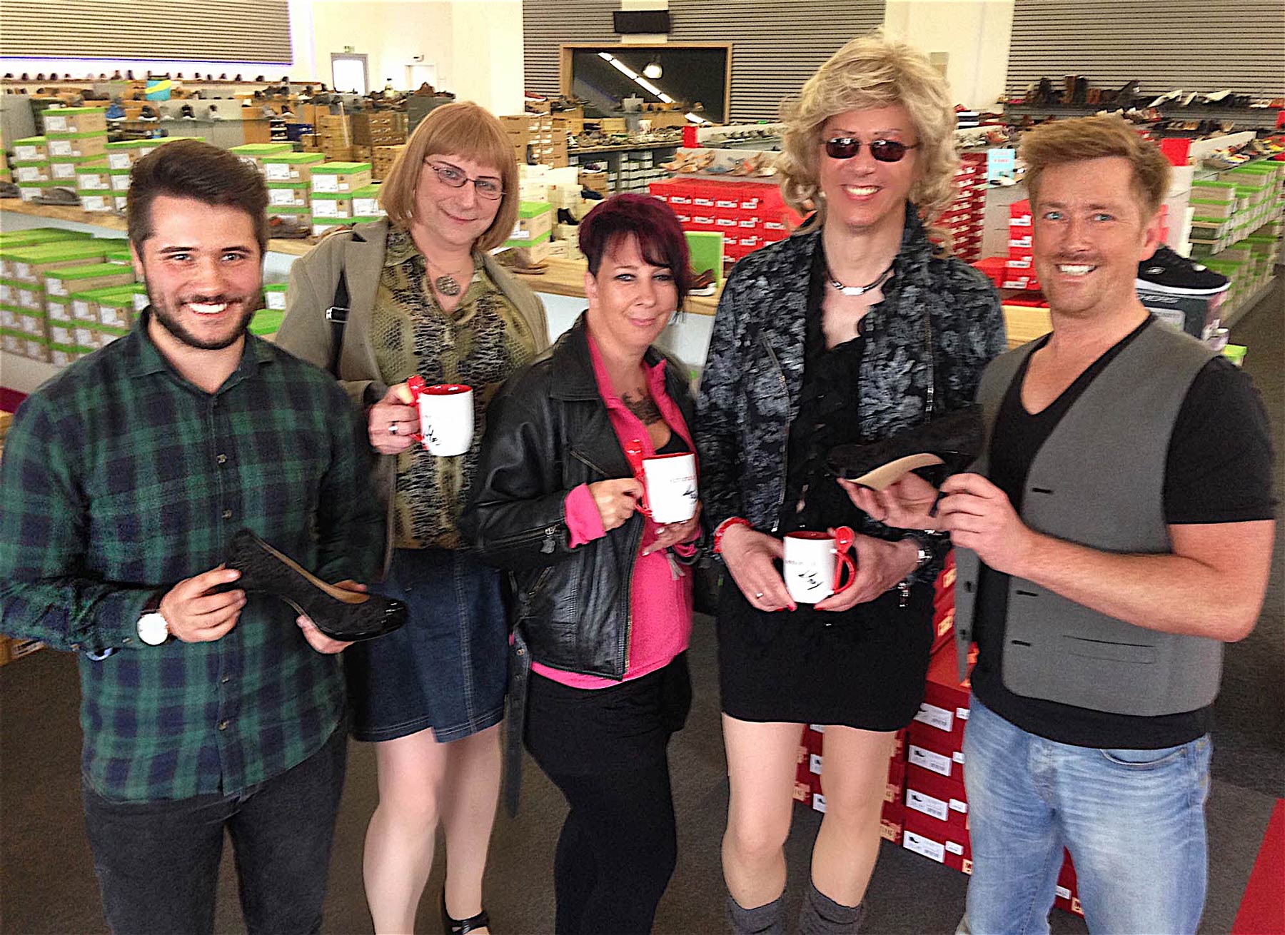 Vielfalt der Weiblichkeit: Bei schuhplus sind Drag Queens und Crossdresser herzlich willkommen.