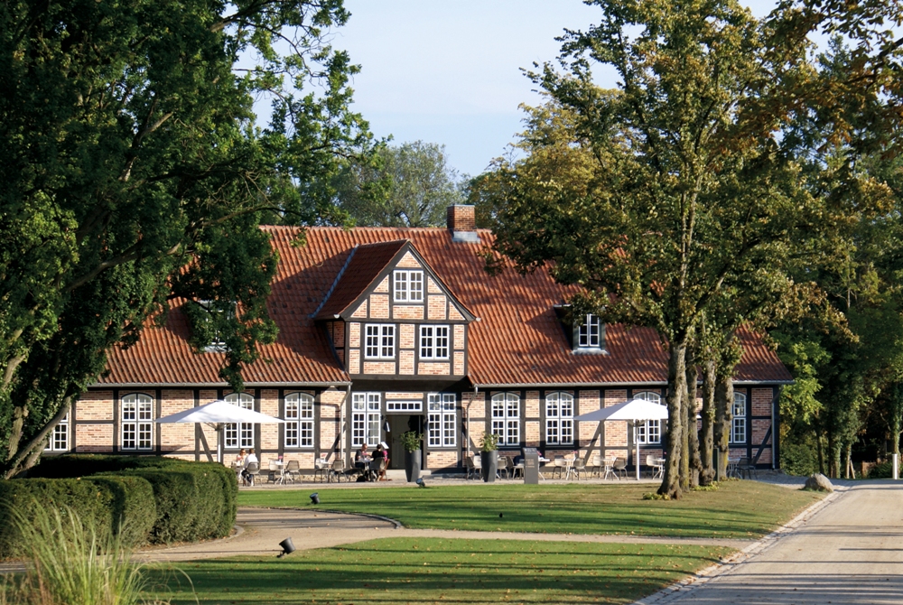 Das historische Kavaliershaus von Schlossgut Weissenhaus wurde umfassend restauriert. Das historische Kavaliershaus von Schlossgut Weissenhaus wurde umfassend restauriert.