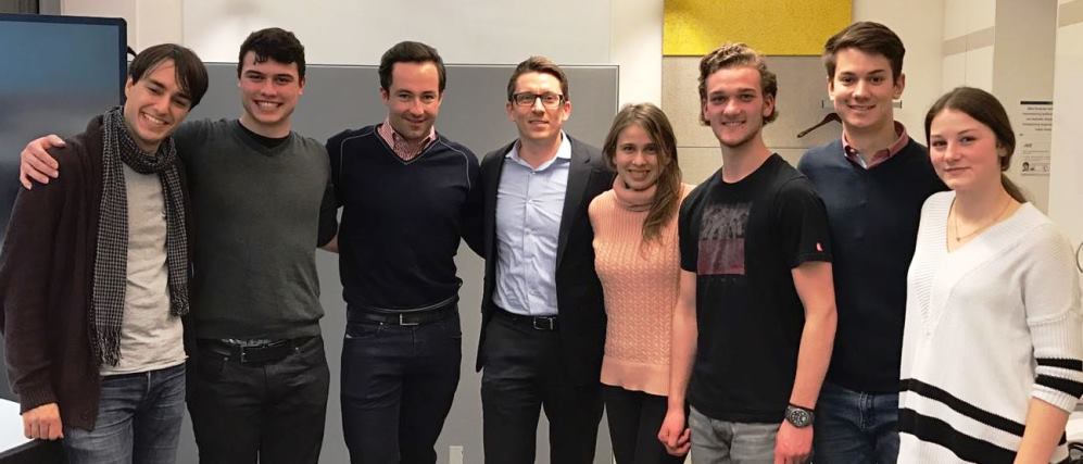 r2b Student Mitglieder und Dieter Jakob r2b Student Mitglieder und Dieter Jakob