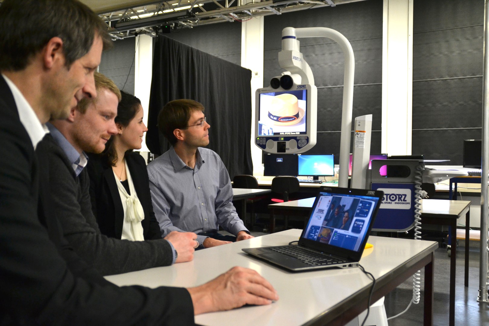 Wie funktioniert moderne Telemedizin? Mit dem VistOR1 können Studierende an der Fakultät Informatik Wie funktioniert moderne Telemedizin? Mit dem VistOR1 können Studierende an der Fakultät Informatik