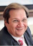 Steuerberater Holger Wendland warnt vor rechtlichen Problemen für Pflegedienste und Heilberufe.