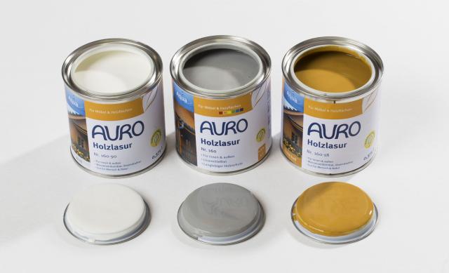 AURO Holzlasur -lösemittelfrei- verschönert Gartenmöbel, Zäune und Holzhäuser