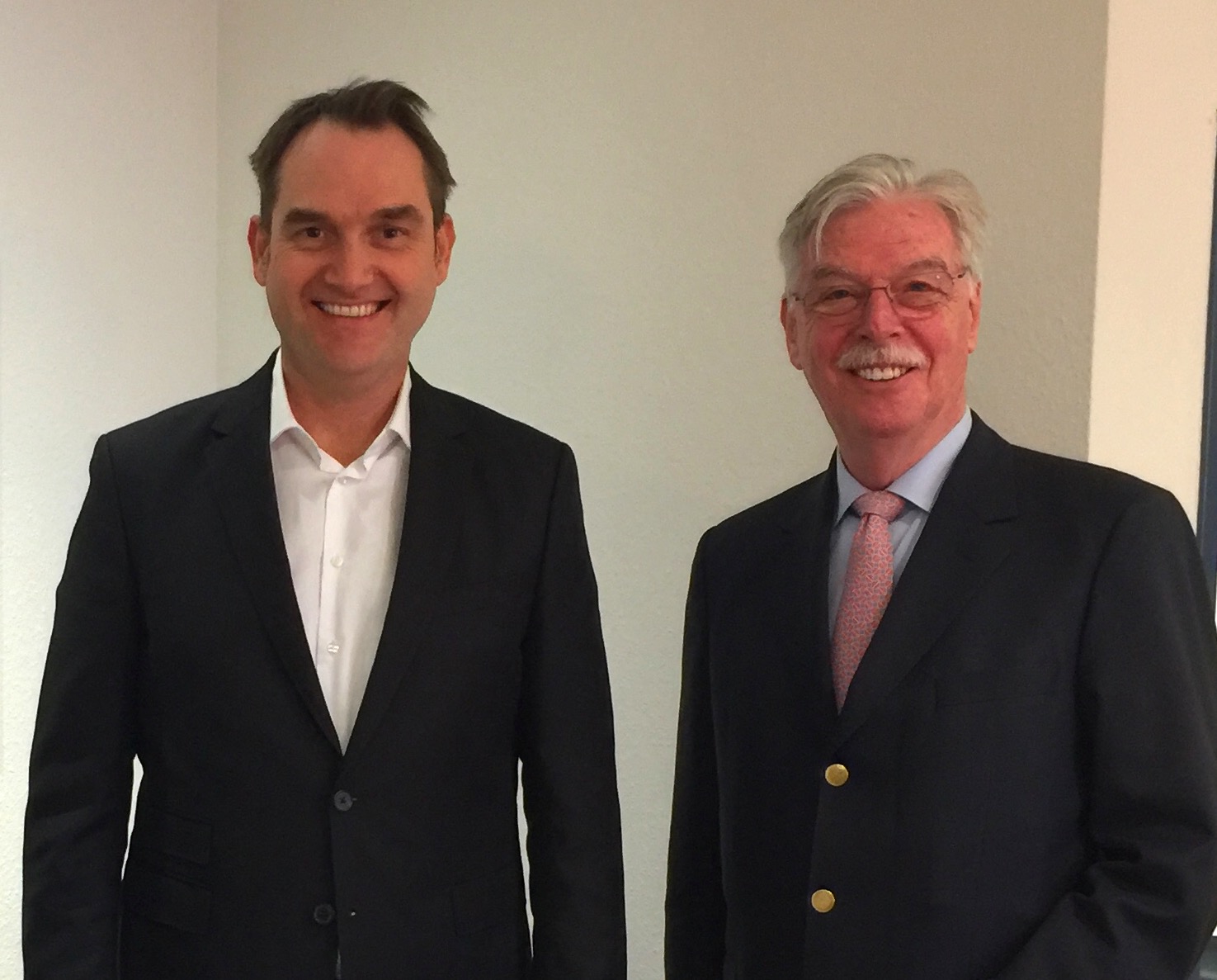 Die beiden Geschäftsführer der VVWB Gruppe: Dr. Oliver Grün (links) und Dieter Philipp (rechts). Die beiden Geschäftsführer der VVWB Gruppe: Dr. Oliver Grün (links) und Dieter Philipp (rechts).