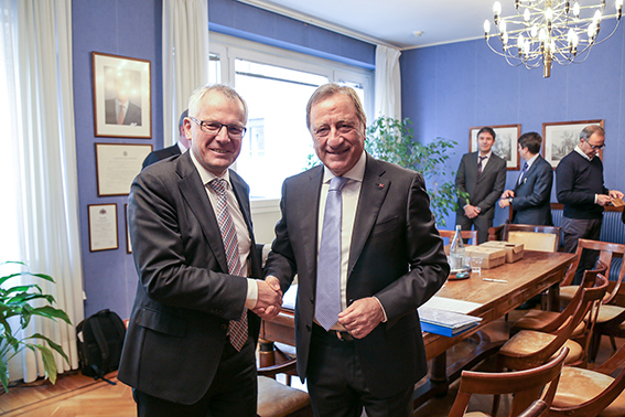 l: Professor S. Pischinger (President und CEO - FEV Group Gmbh), r: T. Passaro (Miteigentümer und Ge l: Professor S. Pischinger (President und CEO - FEV Group Gmbh), r: T. Passaro (Miteigentümer und Ge