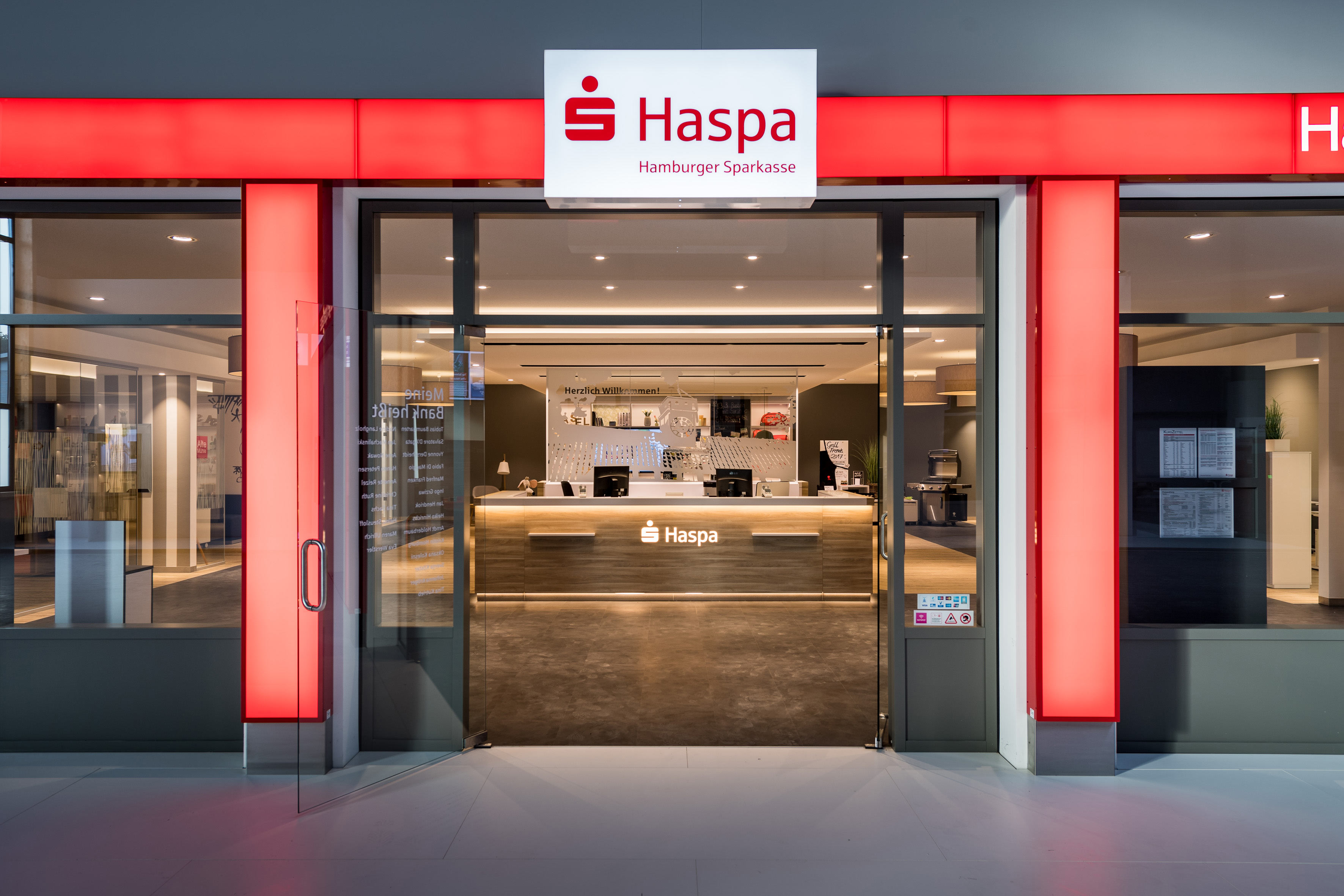 Neues Filialdesign-Hamburger Sparkasse-von-Syndicate DesignAG