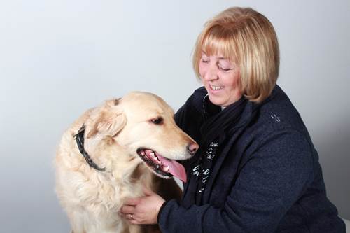 PTA Dorothea Schulte mit Ihrer Golden Retriever Hündin Franzi PTA Dorothea Schulte mit Ihrer Golden Retriever Hündin Franzi