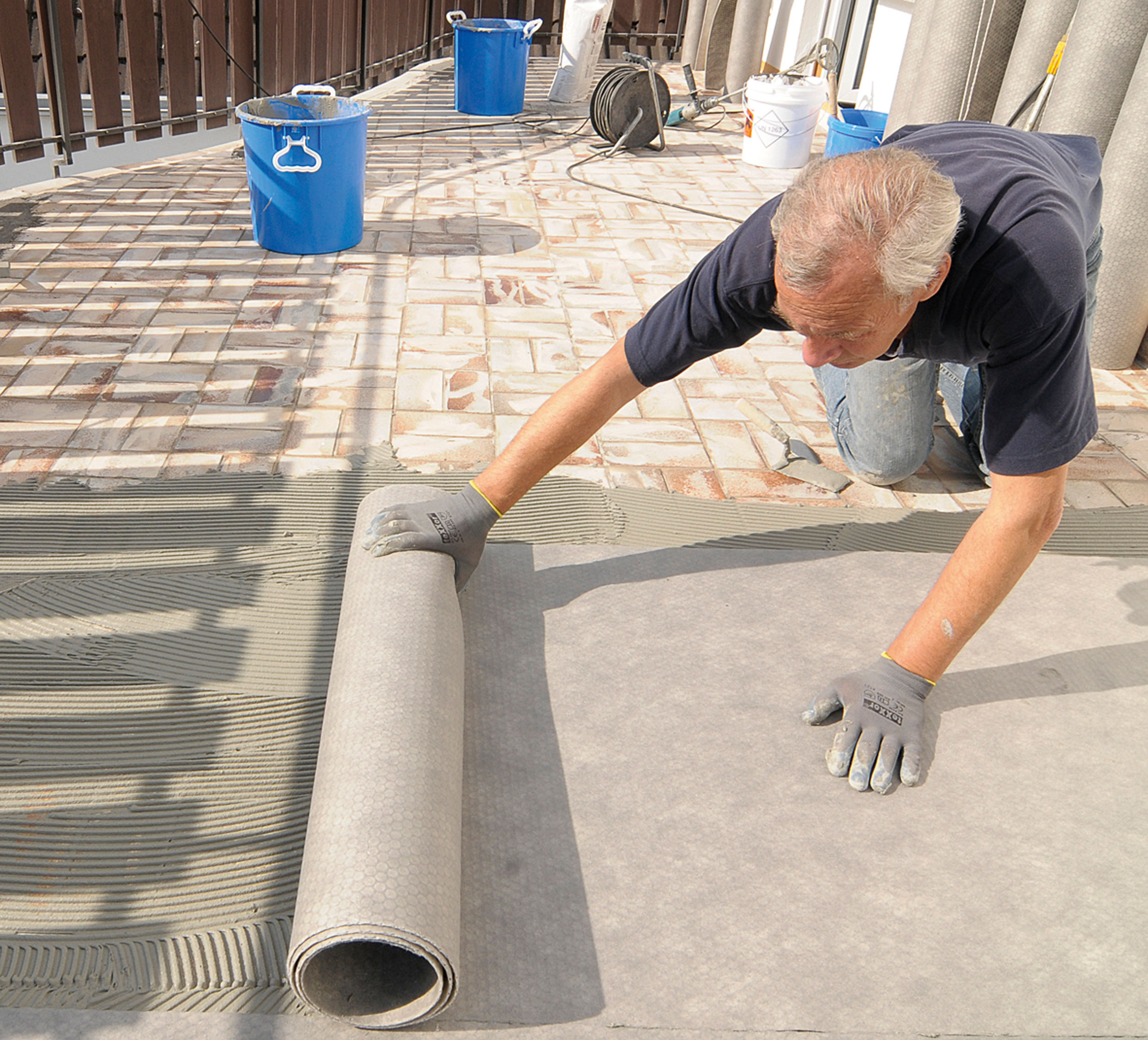 Triflex ProDrain sorgt dafür, dass durchfeuchtete Untergründe wieder dauerhaft trocken sind. Triflex ProDrain sorgt dafür, dass durchfeuchtete Untergründe wieder dauerhaft trocken sind.